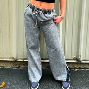 Trendy Black Crop Top and Gray Wide-Leg Pants